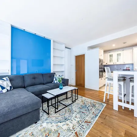 1-bed + Sofa Bed | 4 | Excellent Location Appartamento Dublino